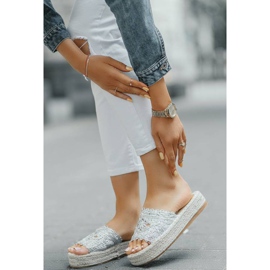 Pantofole argentate sulla piattaforma Sudden Draft argento 1