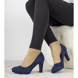 Décolleté blu navy su pilastro in ecopelle Sara 1