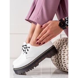 Sweet Shoes Scarpe brogue bianche sulla piattaforma bianca 1