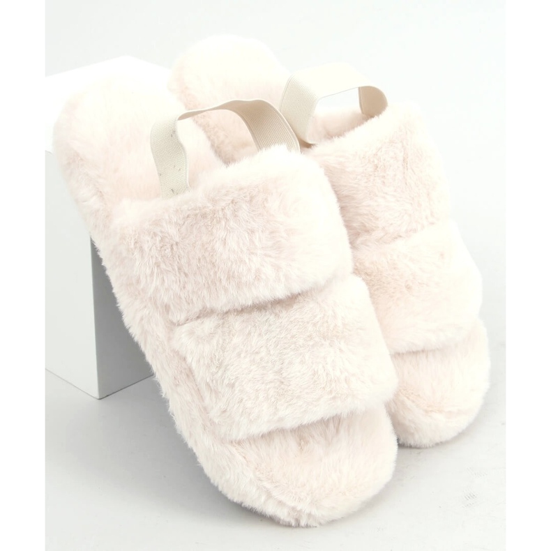 Pantofole da donna in pelliccia crema N-92 Beige écru 1