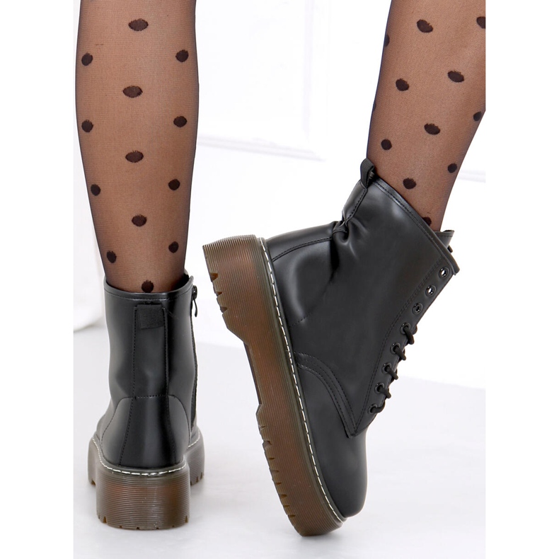Stivali stringati con martensiaki Jenny Black nero 1