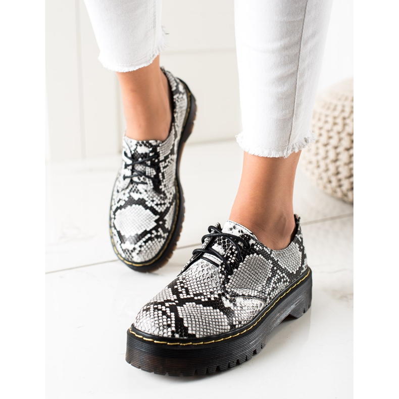 Sweet Shoes Scarpe sulla piattaforma con stampa serpente bianca nero 1