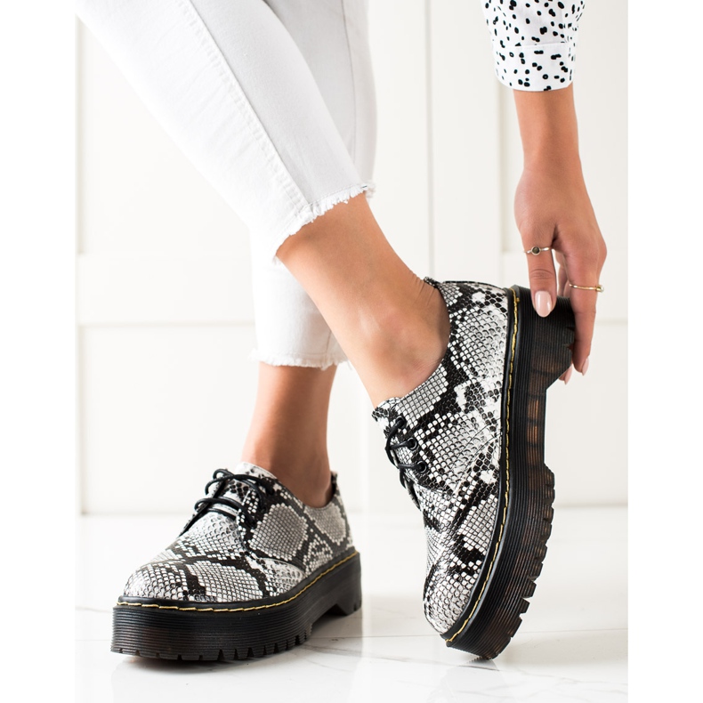 Sweet Shoes Scarpe sulla piattaforma con stampa serpente bianca nero 2