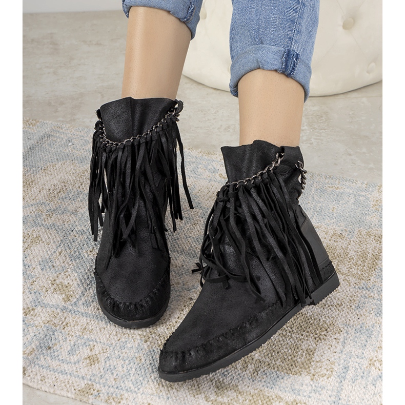 Stivali da donna neri nello stile di boho Maral nero 1
