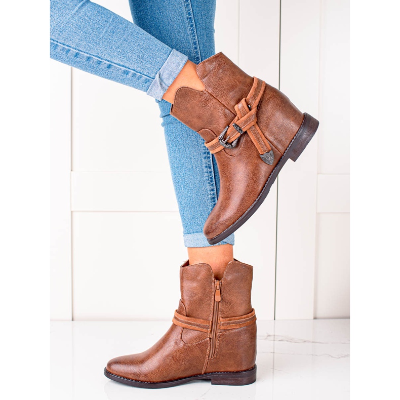 TRENDI Stivali con zeppa alla moda marrone 1