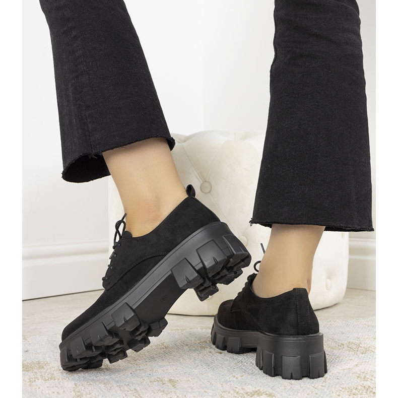 Scarpe nere su una spessa suola Melisande nero 1