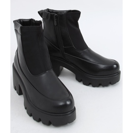 Stivali neri su suole spesse CH19208 Nero 1