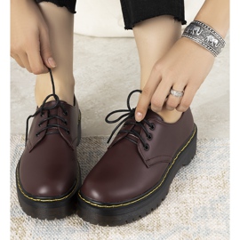 Scarpe brogue bordeaux su una spessa suola Ronde rosso 1