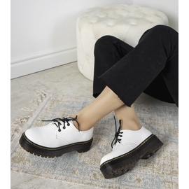 Scarpe bianche su una spessa suola Ronde bianca 1