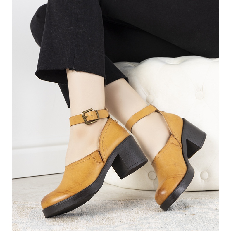 Scarpe di cammello sul post di Christiane marrone 2