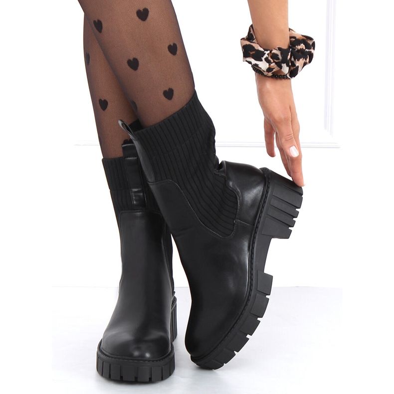 Stivaletti Chelsea tomaia a calzino Anne Black nero 1
