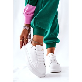 Scarpe sportive in pelle su una piattaforma Lemmy bianca 1
