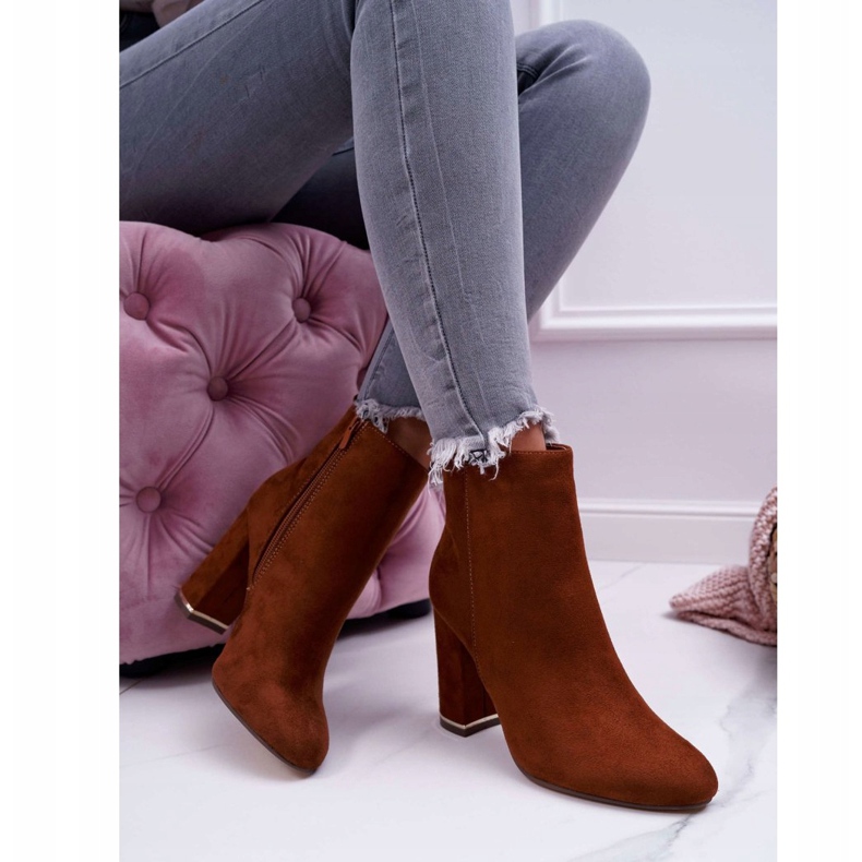 Stivali con tacco alto color cammello da donna marrone 2
