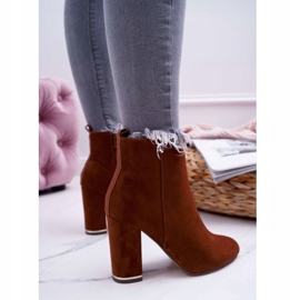 Stivali con tacco alto color cammello da donna marrone 3