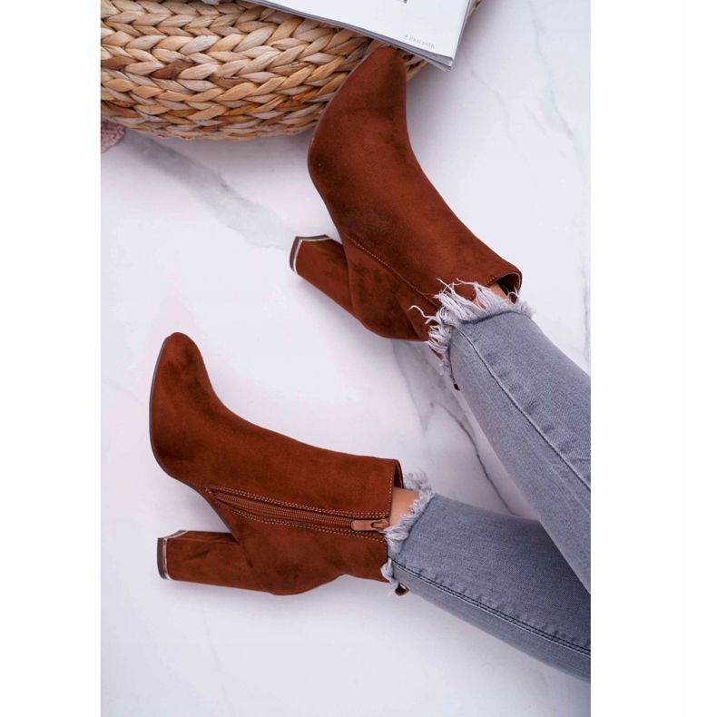 Stivali con tacco alto color cammello da donna marrone 4