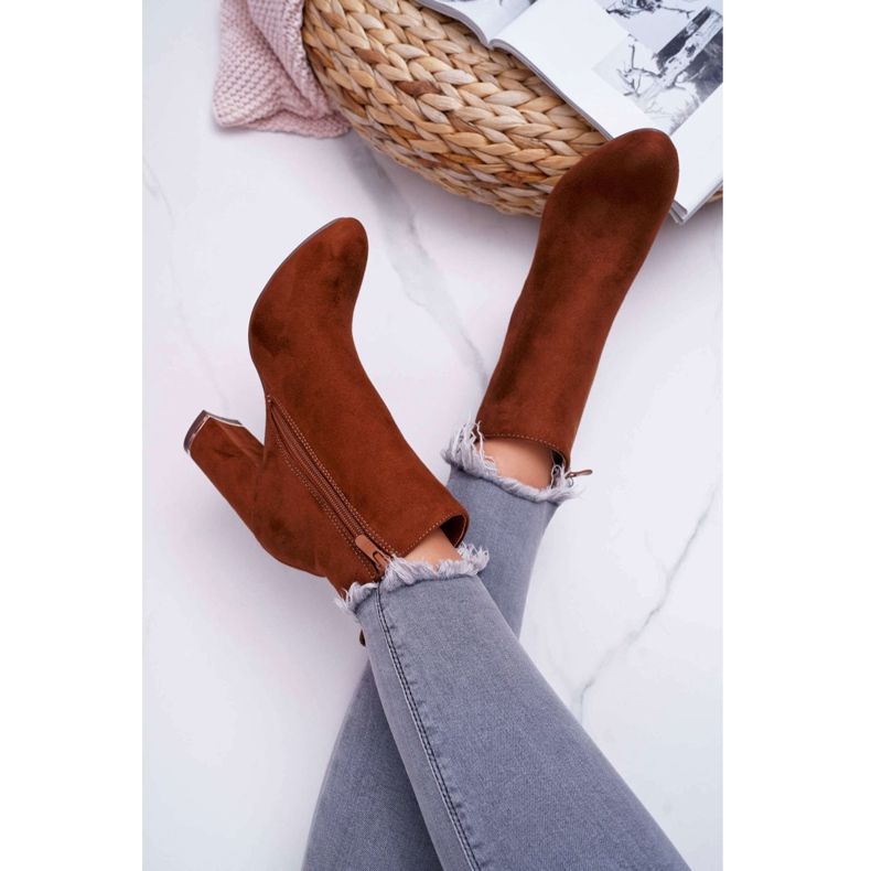 Stivali con tacco alto color cammello da donna marrone 5