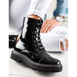 Stivali laccati alla moda nero 1