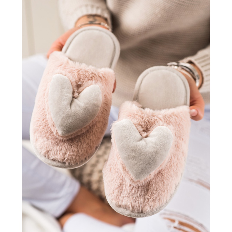TRENDI Pantofole Con Un Cuore rosa 1
