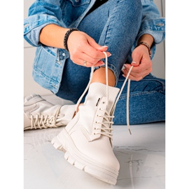 TRENDI Stivali beige stringati 1