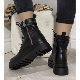 Stivali da donna isolati Black Hillman nero 2