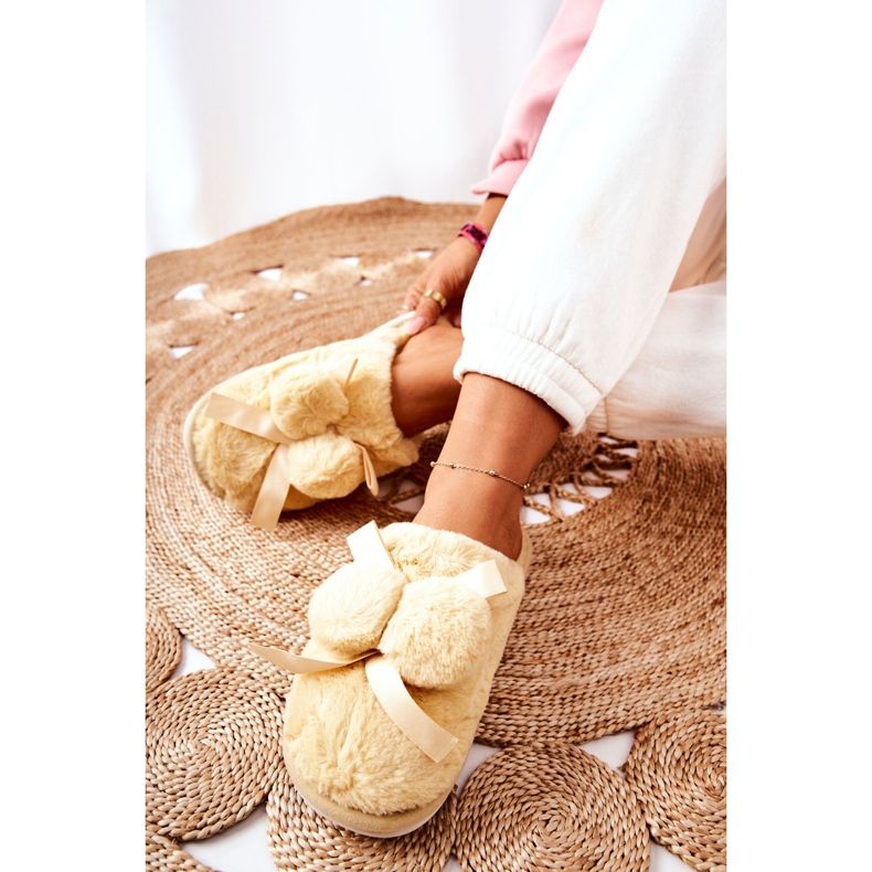 Pantofole In Pelliccia Gialla Pamppy Con Pompon beige écru 2