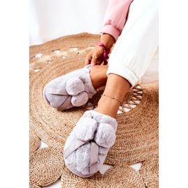 Pantofole di pelliccia grigia Pamppy con pompon grigio 2