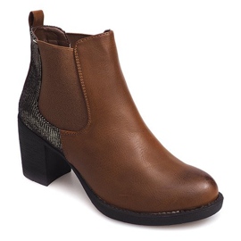Stivali Sul Tacco Con Elastico 1227 Camel marrone 2