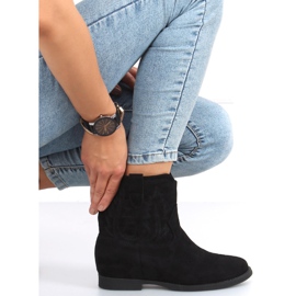 Stivali su una zeppa nascosta di Astrid Black nero 1