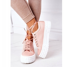Sneaker rosa femminili sulla piattaforma 5