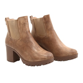 Stivali beige sul palo Auger marrone 4