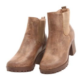 Stivali beige sul palo Auger marrone 2