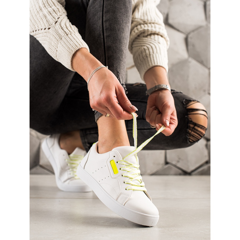 TRENDI Scarpe Sportive Leggere Realizzate In Eco Pelle bianco giallo 1