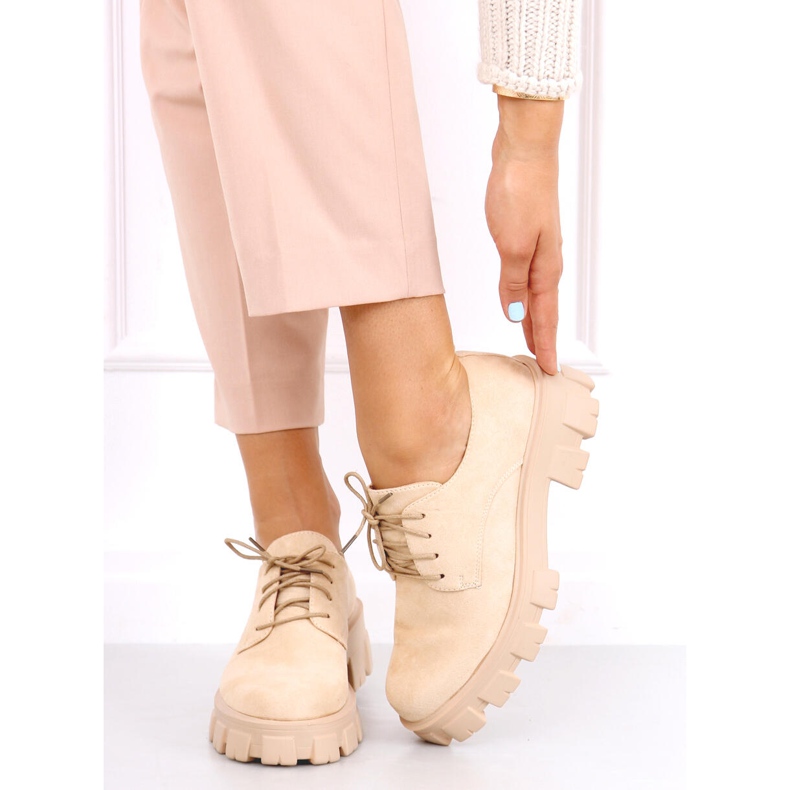 Scarpe su una spessa suola Apollo Beige 1