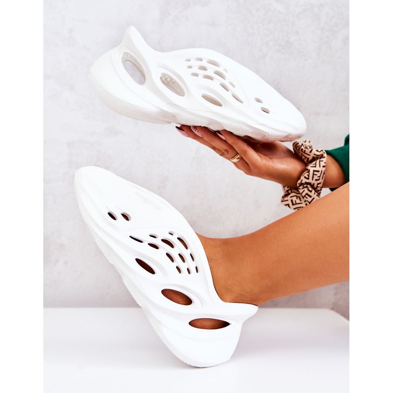 PS1 Scarpe sportive leggere in schiuma bianca sull'onda 1
