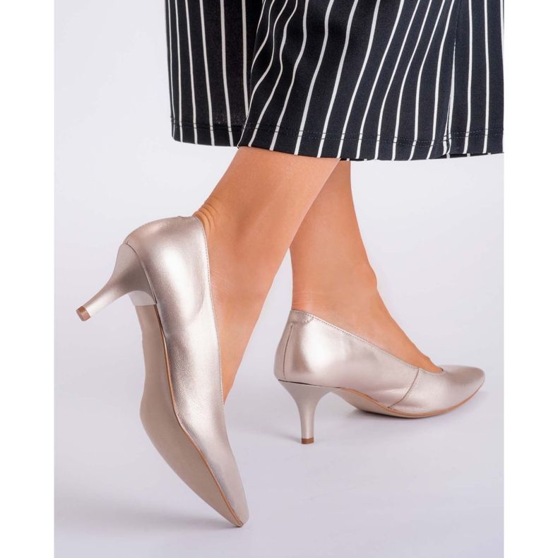 Marco Shoes Comodi e classici tacchi a spillo 1039P platino con tacco basso d'oro 2