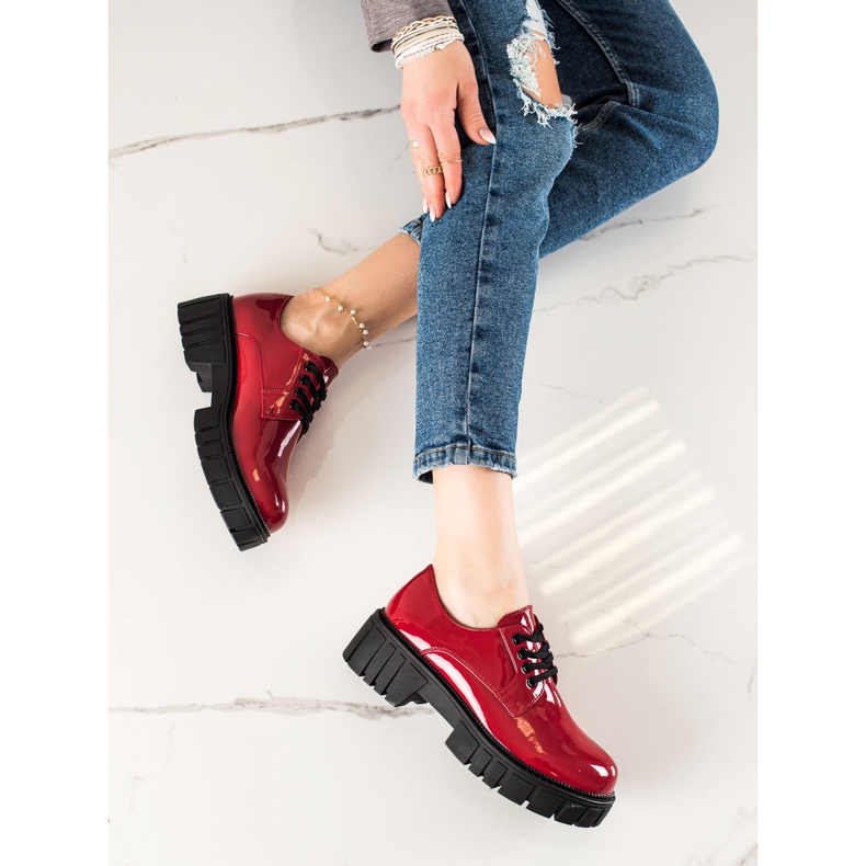 Scarpe rosse sulla piattaforma La.Fi rosso 1