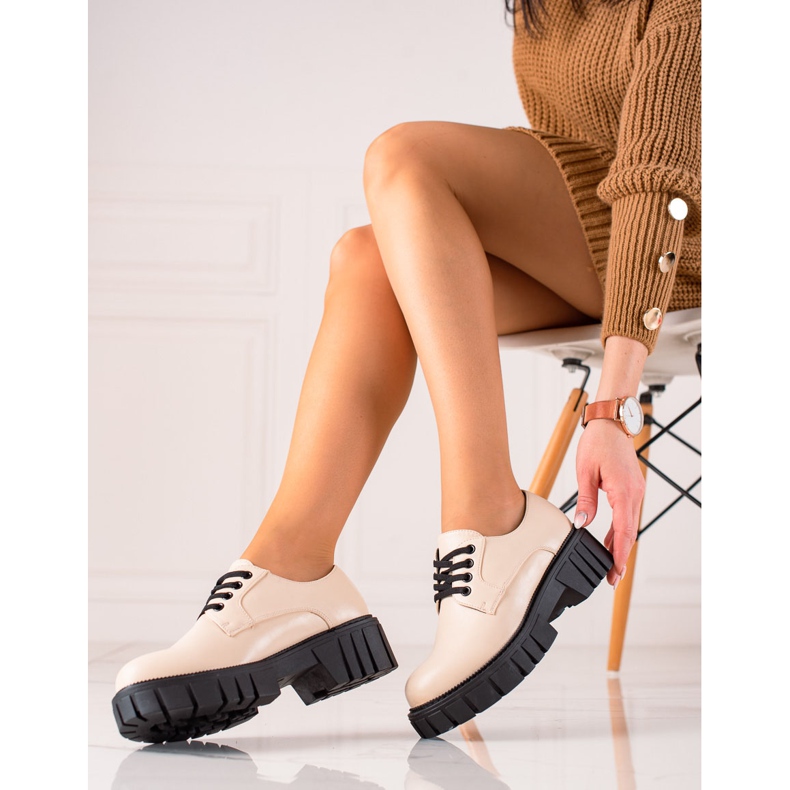 Scarpe beige sulla piattaforma La.Fi 1