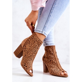 FB1 Stivali Traforati Su Un Post Camel Brittany marrone 2