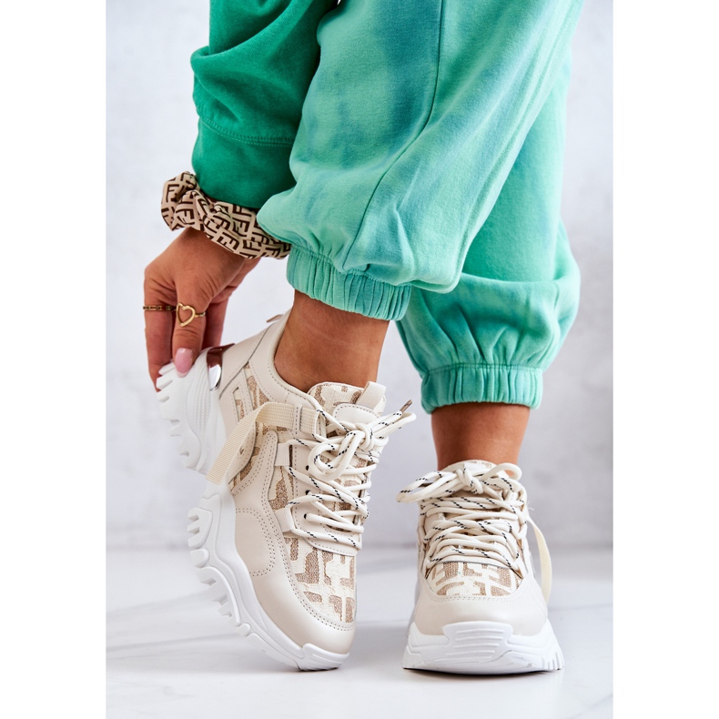 Sneakers Su Una Suola Massiccia Beige Il Tuo Stile 2