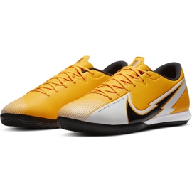 Scarpa da calcio Nike Mercurial Vapor 13 Academy M Ic AT7993 801 multicolore gialli 1