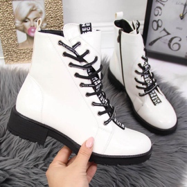 Vinceza W JAN32B stivali asimmetrici laccati bianchi bianco 1