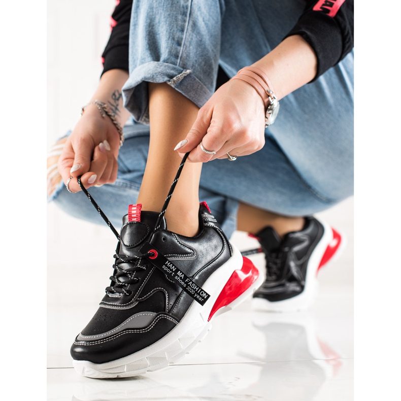 TRENDI Scarpe da ginnastica nere alla moda nero 1