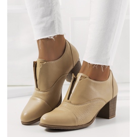 Stivaletti beige sul palo delle scarpe Silentleaf 1