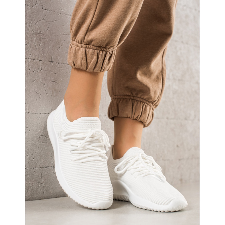 TRENDI Sneakers sportive leggere bianca 1
