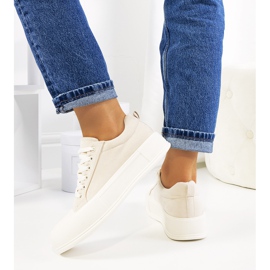 Sneakers beige sulla piattaforma Babbete 1