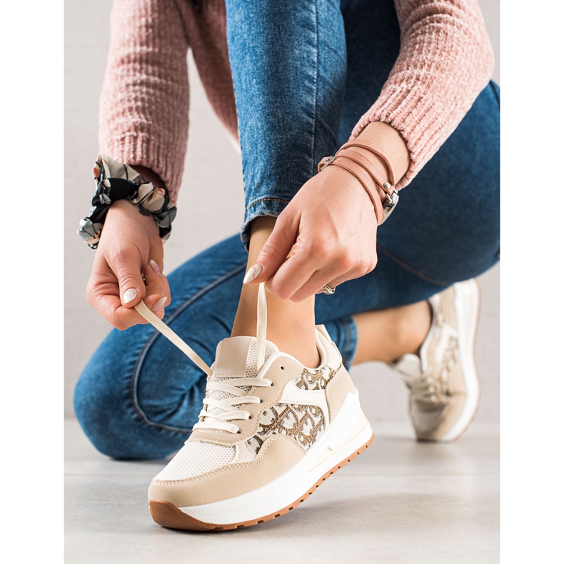 TRENDI Scarpe da ginnastica legate sulla piattaforma beige 1