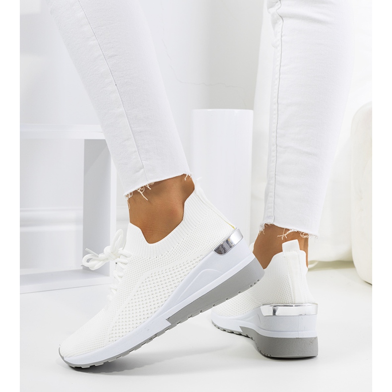 Sneakers bianche sulla zeppa Sabelia bianco 1