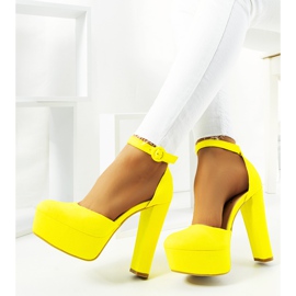 Décolleté gialle al neon sul palo Valby giallo 1