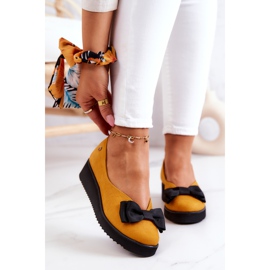 Ballerine in camoscio sulla piattaforma Maciejka 05062-07 Giallo nero 1