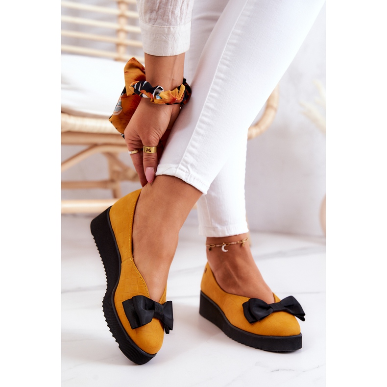 Ballerine in camoscio sulla piattaforma Maciejka 05062-07 Giallo nero 2